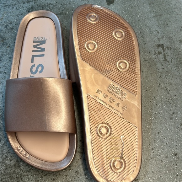 Women’s Melissa USA Size 10 Slide Sandal. - Picture 4 of 7